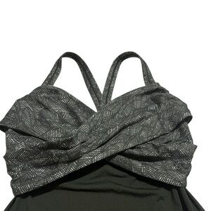 EUC| Gently Used Lululemon Wrap It Up Tank Size 4 Jazzy White Gator Green